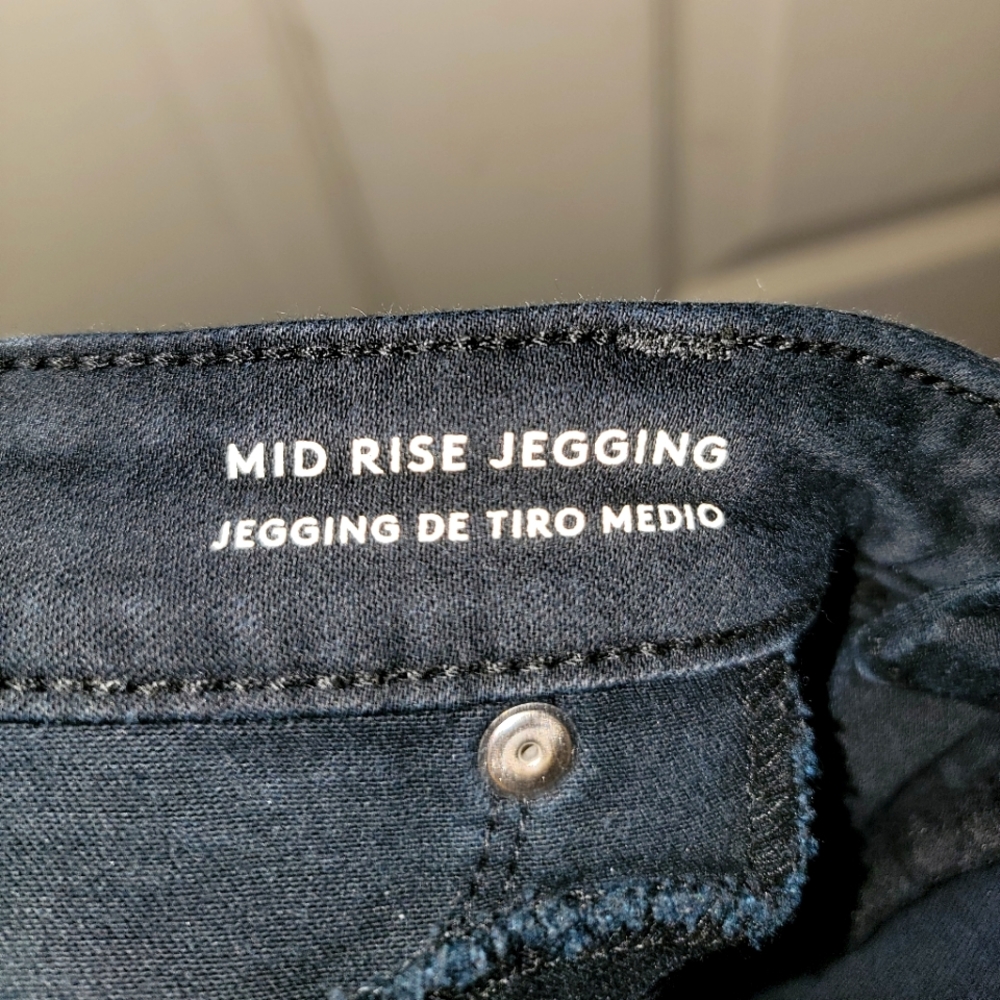 Universal Thread black Mid Rise Jegging - Picture 5 of 5